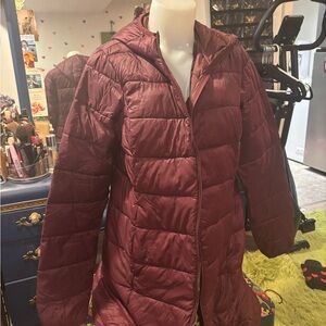 BNWT Women's Burgundy Puffer Jacket